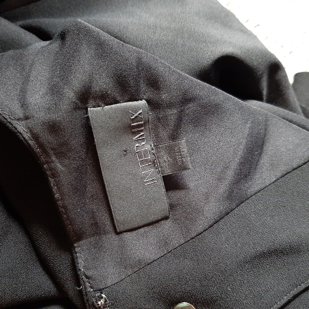 Intermix black top size small - Picture 6 of 6